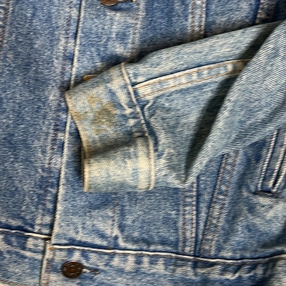Levi’s size 40L jean jacket. - Picture 16 of 16